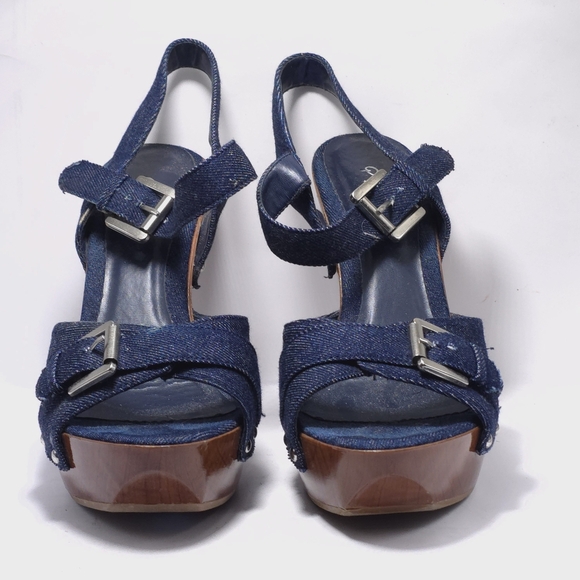 Qupid Women's Denim Heels Size 7.5 Silver Buckle Wood Heel - Picture 8 of 13